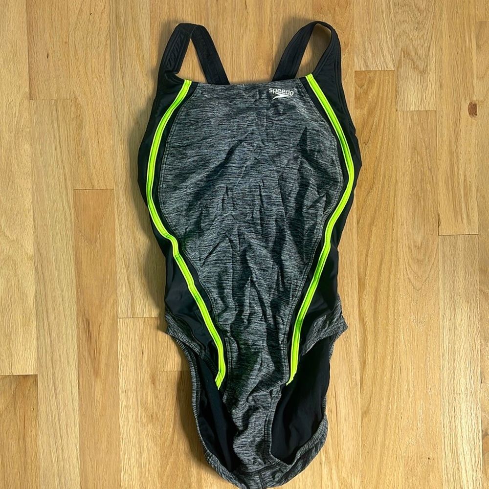 Speedo Girl's Athletic One Piece Swimsuit